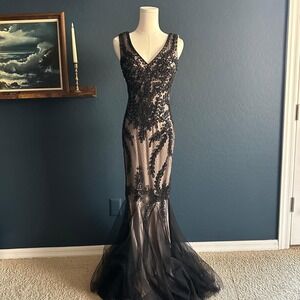 Cachet Y2K Vintage Black Lace Mermaid Gown‎ with Tulle Trumpet Skirt - Size 4